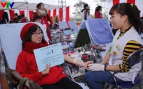 Thanh niên Thủ đô đội mưa hiến máu ngày Quốc tế Người tình nguyện