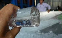 Nguy hại khôn lường từ nước đá bẩn
