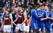FA treo giò Matic 2 trận, Chelsea “nổi đóa”