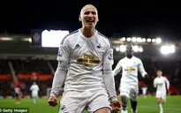 Shelvey lập siêu phẩm hạ Southampton, giúp Man Utd giữ hạng 3