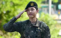 Hàng nghìn fan chào đón Song Joong Ki xuất ngũ