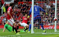 Man Utd 3-0 Sunderland: Độc chiếm ngôi đầu bảng