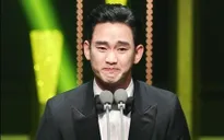 Kim Soo Hyun khóc nấc khi giật giải tại Korea Drama Awards