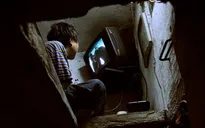 Chuyện của người sống trong căn nhà nhỏ nhất Hà Nội