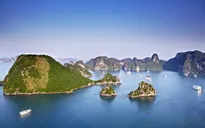 Vịnh Hạ Long lọt Top 15 điểm du lịch "phải đến một lần trong đời"
