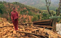 Người dân Nepal vẫn mỏi mắt chờ hàng cứu trợ