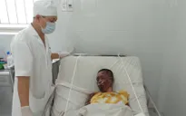 Bình ga phát nổ, chồng tử vong, vợ con bỏng nặng