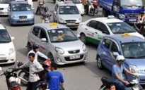 Giá taxi giảm “nhỏ giọt”: Phó GĐ Sở GTVT kêu khó cho DN