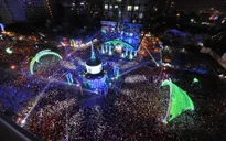 Hà Nội: Sôi động lễ hội đếm ngược chào 2015 tại hồ Thiền Quang