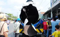 Cà Mau: Nổ xe bồn, 2 người bị thương nặng