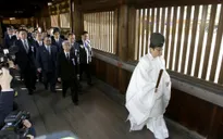 Quan chức Nhật Bản thăm đền Yasukuni