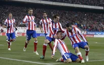 Atletico Madrid 2 - 0 Real Madrid: Kền Kền trắng bị “làm lông”