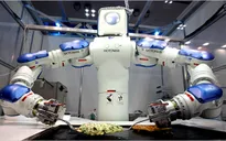 Anh chế tạo thành công robot đầu bếp