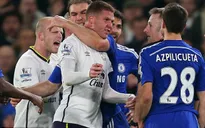 HLV Mourinho tức tối khi bị hỏi về nghi án Ivanovic cắn người