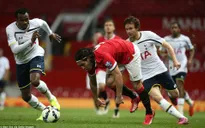 Bị "lưu đày" xuống tuyển trẻ Man Utd, Falcao tiếp tục thi đấu thất vọng