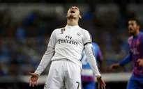 Cận cảnh: C.Ronaldo "ghen ăn tức ở" trong ngày Bale tỏa sáng