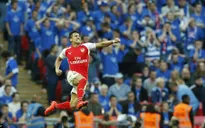 Sanchez lập cú đúp, Arsenal tiến vào chung kết chờ Liverpool