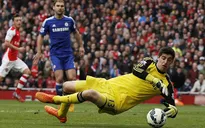 Courtois bất ngờ "đòi" tương lai tại Chelsea