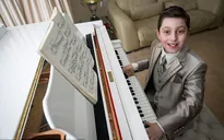 “Tiểu Mozart” thần đồng âm nhạc tốt nghiệp Đại học ở tuổi 11