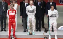 F1 Monaco GP 2015: Lewis Hamilton cay đắng để Nico Rosberg vượt mặt