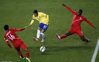Neymar phô diễn đôi chân “ma thuật” ở Copa America 2015