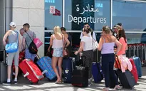 Khủng bố đẫm máu, Anh đưa công dân từ Tunisia về nước