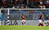 Suarez lập công cho Barcelona trong tư thế việt vị?