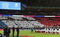 Sân Wembley ngập tràn sắc cờ Pháp trong lễ tưởng niệm vụ khủng bố Paris