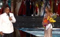 MC Steve Harvey xin lỗi vì khiến CK Hoa hậu Hoàn vũ trở thành "trò cười"