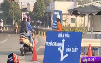 Cao tốc TP.HCM - Long Thành - Dầu Giây: Biển chỉ dẫn bất hợp lý, hàng trăm xe “lạc lối”