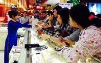 TP.HCM: Người dân tấp nập đi mua vàng ngày Thần Tài