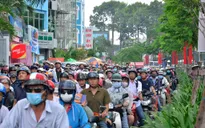 Đường vào sân bay Tân Sơn Nhất kẹt cứng vì vụ tai nạn chết người