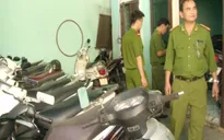 Tạm giữ hàng loạt xe mô tô cầm cố tại tiệm cầm đồ sai quy định
