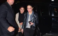 Selena Gomez hẹn hò ăn tối với Vanessa Hudgens