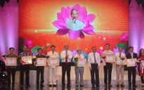 Trao giải cuộc thi viết về Học tập và làm theo tấm gương đạo đức Hồ Chí Minh