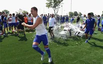 John Terry bị HLV Mourinho "chơi khăm"