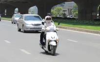 Khí biển mang theo hơi mát làm dịu nắng nóng ở Bắc Bộ
