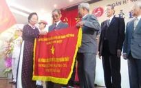 Ban Ngân khố tín dụng R đón nhận danh hiệu Anh hùng LLVT nhân dân