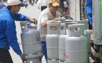 Giá bán lẻ gas tiếp tục giảm 12.000 đồng/bình