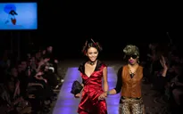 Mâu Thủy, Quỳnh Châu liên tục chạy show tại New York