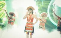 Gương mặt thân quen 2015: Cười ngặt nghẽo với “sơn nữ đột biến gen” Mai Quốc Việt