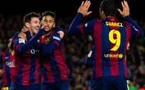 Suarez bênh vực lối chơi ích kỷ của Neymar