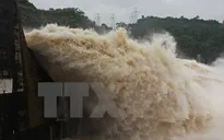 Xả lũ hồ chứa số 1 thủy điện Tuyên Quang