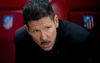 Simeone thấy "rõ như TV" pha dùng tay chơi bóng của Messi