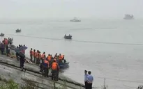 Chìm tàu tại Trung Quốc: Công tác tìm kiếm, cứu hộ gặp nhiều khó khăn