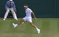 Tái hiện cú đánh bóng qua hai chân ngoạn mục, Federer vào vòng 3 Wimbledon