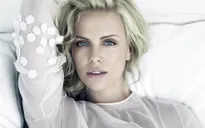 Chia tay Sean Penn, Charlize Theron có người tình mới?
