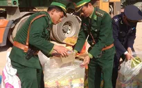 Quảng Bình bắt giữ xe container chở gần 400kg pháo lậu