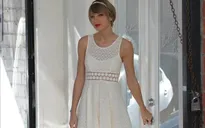 Diện đầm trắng, Taylor Swift xinh đẹp như công chúa