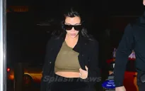 Kim Kardashian lẻ bóng tại sân bay